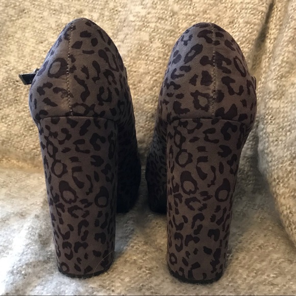 Forever 21 size 7 platform heel - Picture 3 of 7